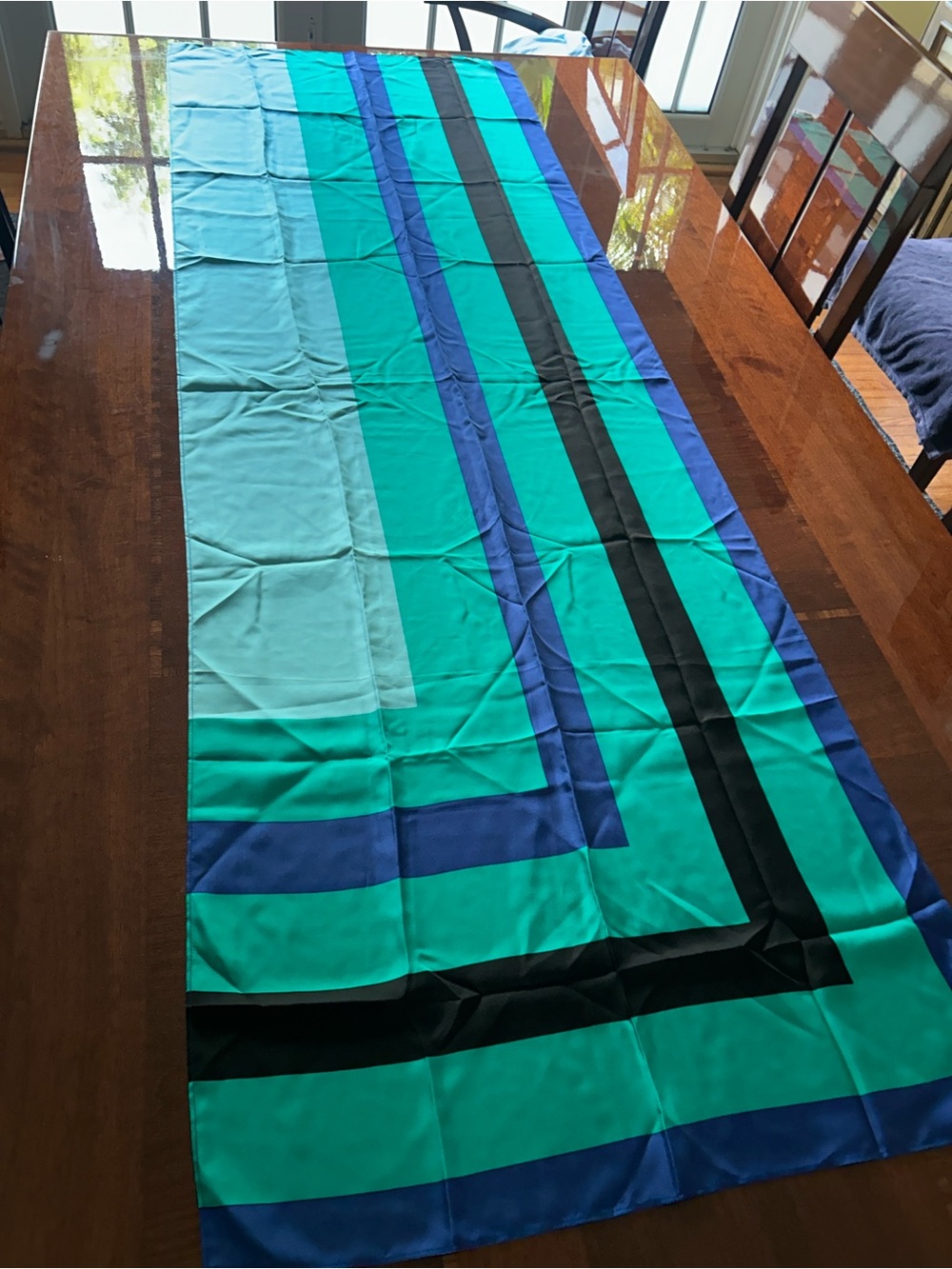 Teal, Turquoise & Navy Blue Satin Scarf 24“ x 70“ probably silk - Picture 8 of 10
